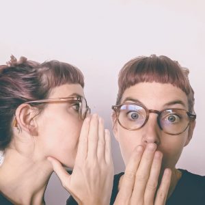 Foto d Silvia Tugnoli fronte e profilo che dice segreto